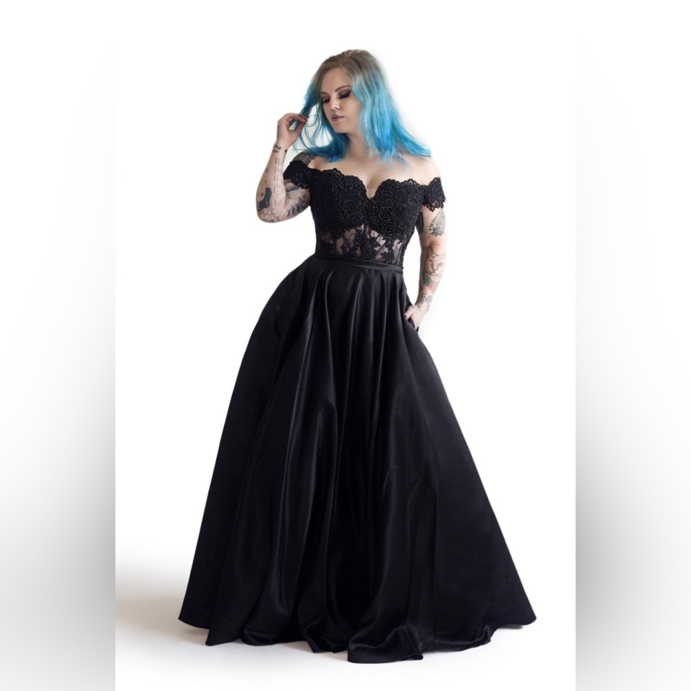 Bete Noire Ball Gown/Wedding Gown